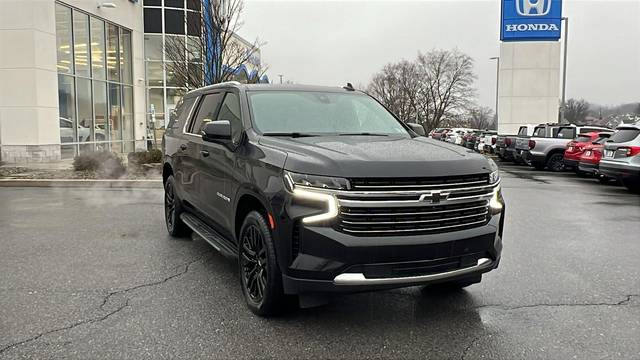2022 Chevrolet Suburban LT 4WD photo