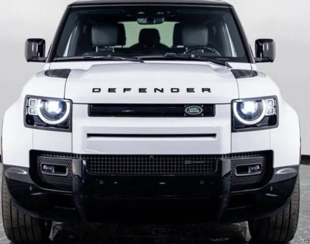 2023 Land Rover Defender 90 X-Dynamic SE 4WD photo