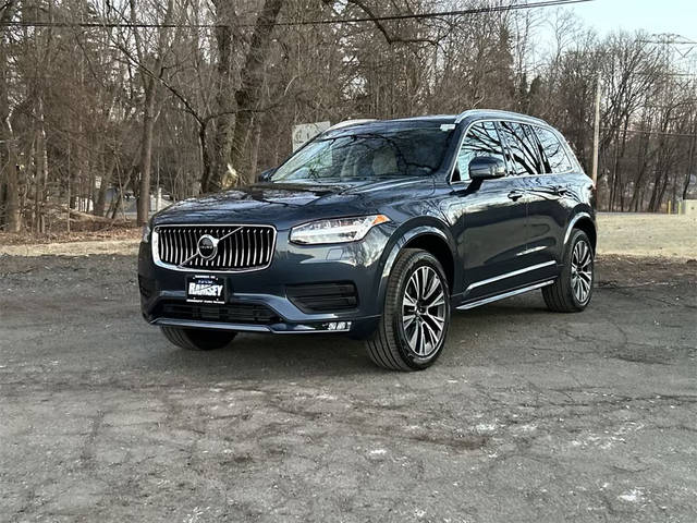 2022 Volvo XC90 Momentum AWD photo