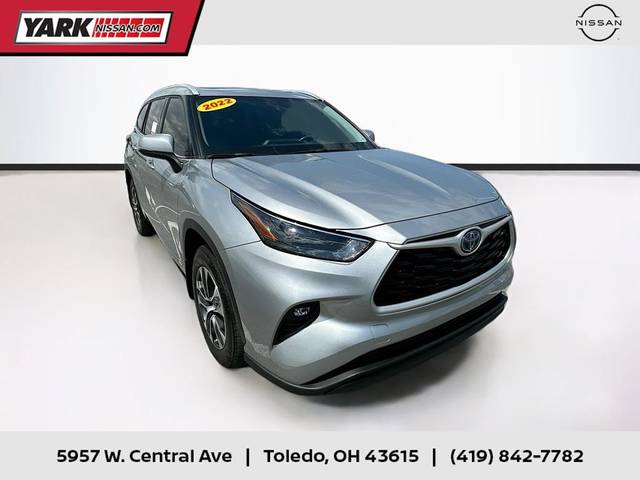 2022 Toyota Highlander Hybrid XLE AWD photo