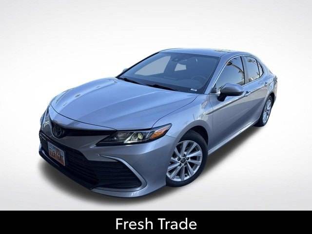 2022 Toyota Camry LE FWD photo