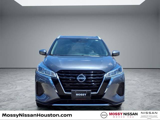 2022 Nissan Kicks SV FWD photo