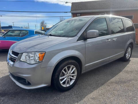 2019 Dodge Grand Caravan SXT FWD photo