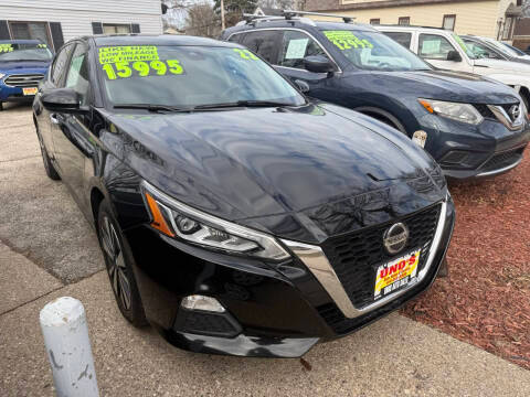 2022 Nissan Altima 2.5 SV FWD photo