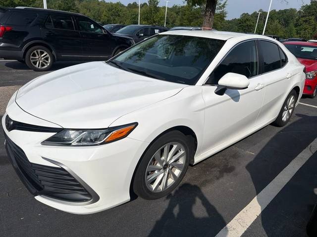 2022 Toyota Camry LE FWD photo