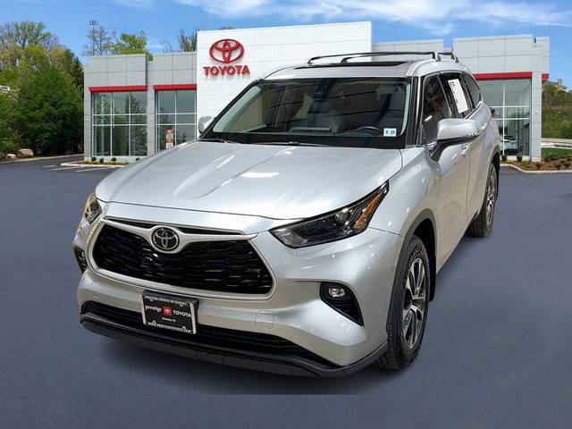 2022 Toyota Highlander XLE AWD photo
