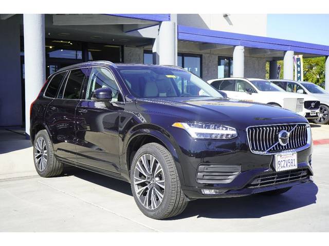 2022 Volvo XC90 Momentum AWD photo