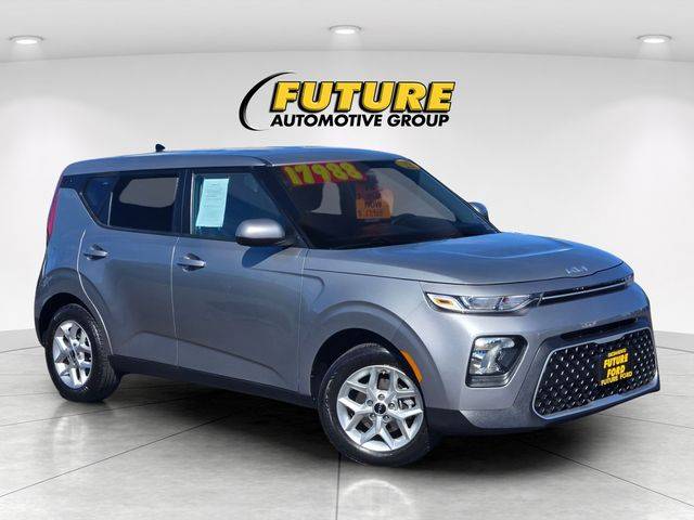 2022 Kia Soul LX FWD photo