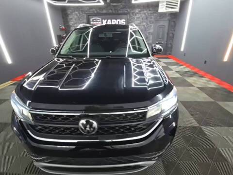 2022 Volkswagen Taos SE AWD photo