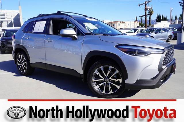 2022 Toyota Corolla Cross XLE FWD photo