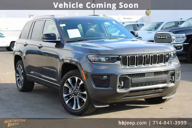 2022 Jeep Grand Cherokee Overland RWD photo