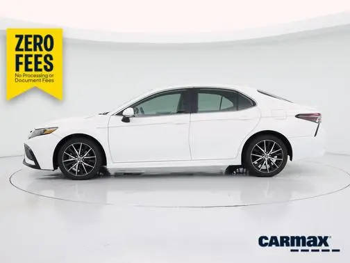 2022 Toyota Camry SE FWD photo
