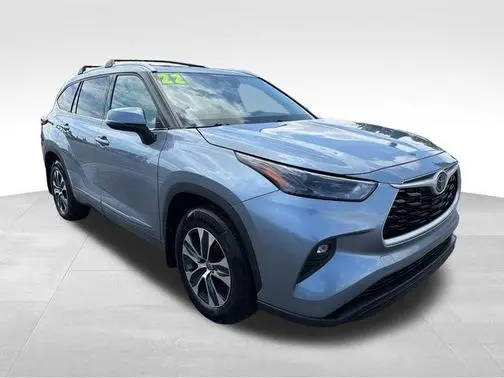 2022 Toyota Highlander XLE AWD photo
