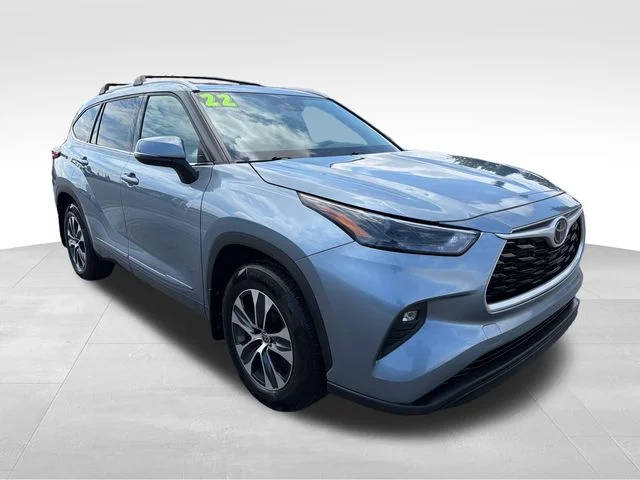 2022 Toyota Highlander XLE AWD photo