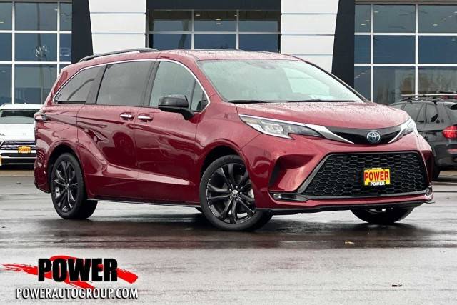 2022 Toyota Sienna XSE FWD photo