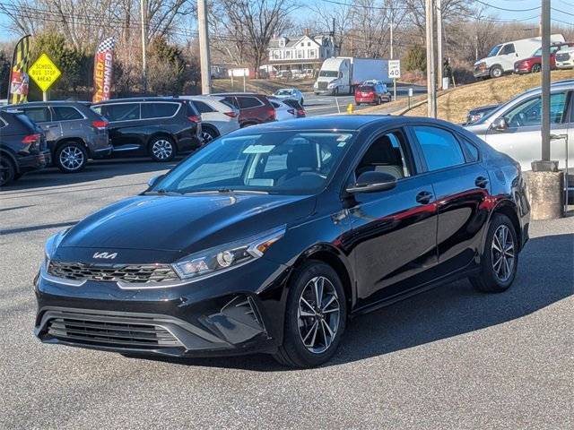 2022 Kia Forte LXS FWD photo