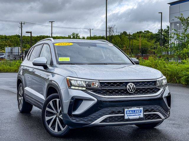 2022 Volkswagen Taos SE AWD photo