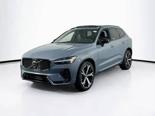 2022 Volvo XC60 R-Design AWD photo