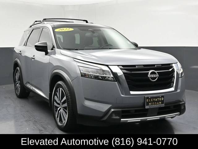 2022 Nissan Pathfinder Platinum 4WD photo