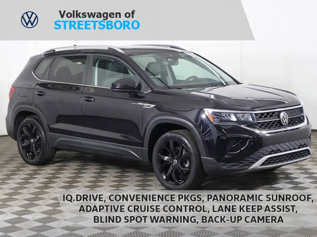 2022 Volkswagen Taos SE AWD photo