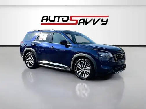 2022 Nissan Pathfinder Platinum FWD photo