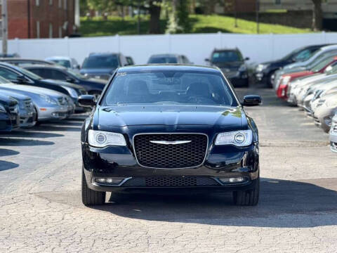 2019 Chrysler 300 300S RWD photo