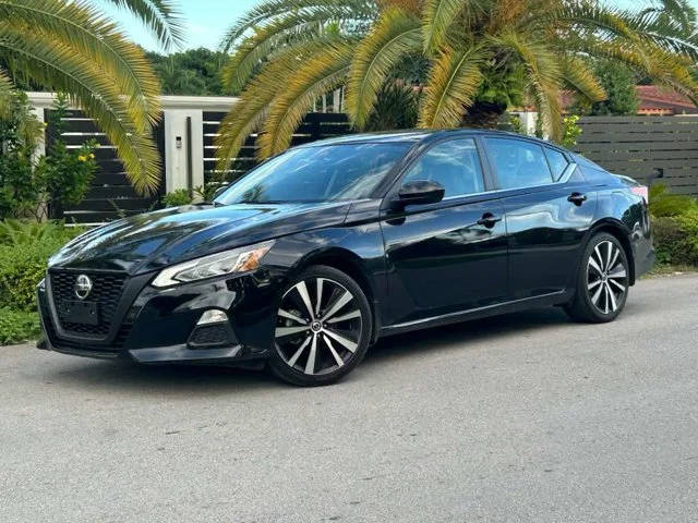 2022 Nissan Altima 2.5 SR FWD photo