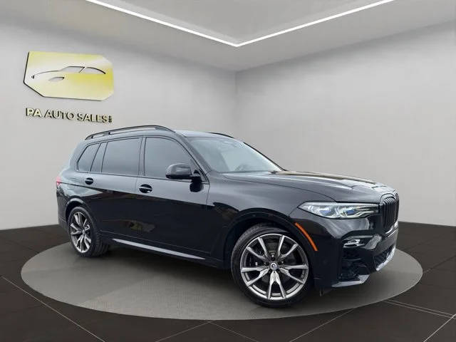 2022 BMW X7 M50i AWD photo