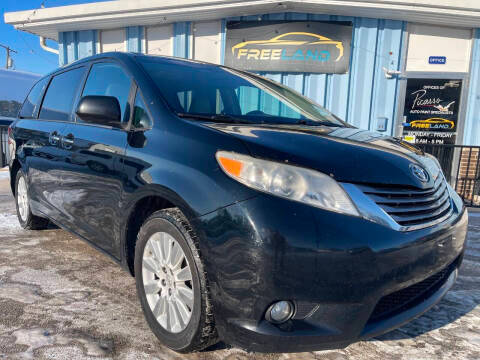 2015 Toyota Sienna XLE Premium AWD photo