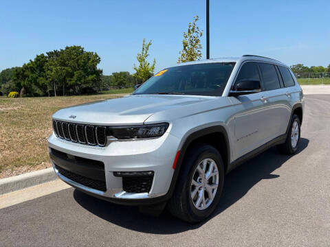 2022 Jeep Grand Cherokee L Limited RWD photo