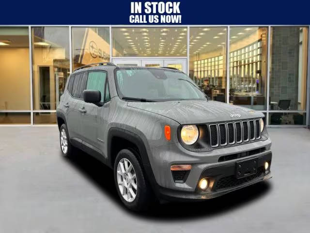 2022 Jeep Renegade Latitude 4WD photo