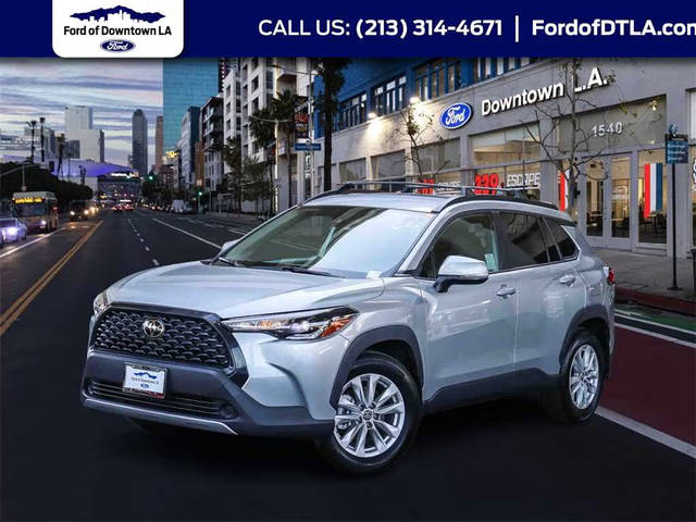 2022 Toyota Corolla Cross LE AWD photo