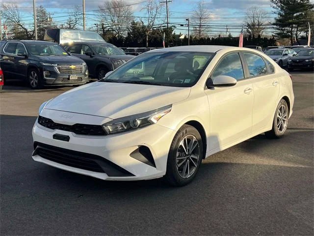 2022 Kia Forte LXS FWD photo