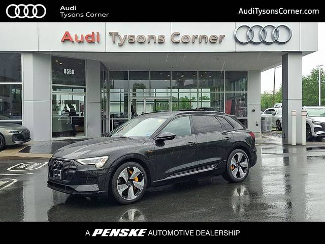 2022 Audi e-tron Premium Plus AWD photo