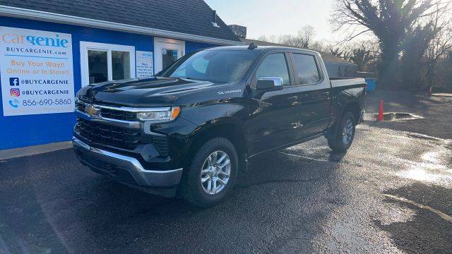 2022 Chevrolet Silverado 1500 LT 4WD photo