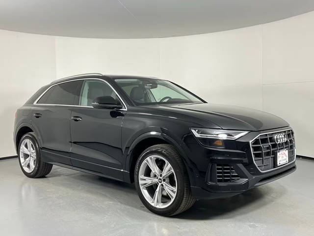 2022 Audi Q8 Premium AWD photo