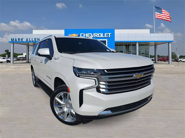 2022 Chevrolet Suburban High Country 4WD photo