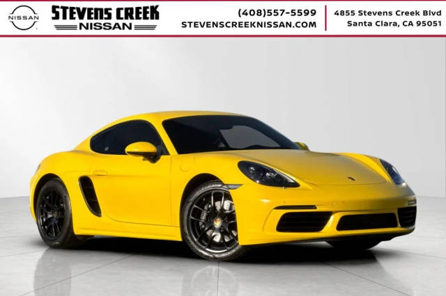 2022 Porsche Cayman T RWD photo