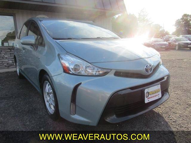 2016 Toyota Prius v Two FWD photo