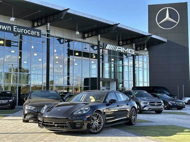 2022 Porsche Panamera Platinum Edition RWD photo