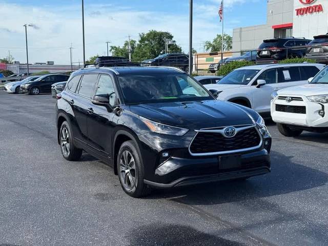 2022 Toyota Highlander Hybrid XLE AWD photo