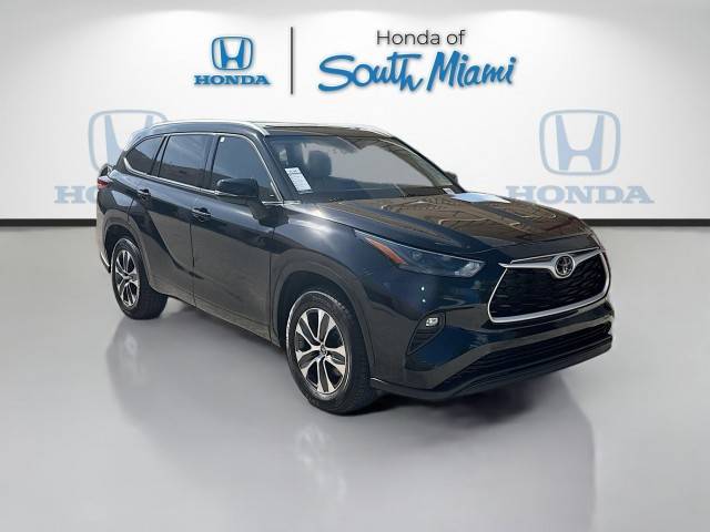 2022 Toyota Highlander XLE FWD photo