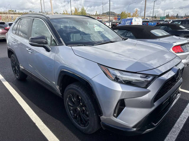 2022 Toyota RAV4 Hybrid XSE AWD photo