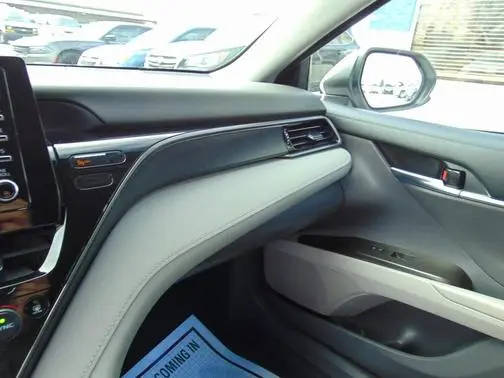 2022 Toyota Camry LE FWD photo