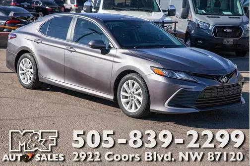 2022 Toyota Camry LE FWD photo