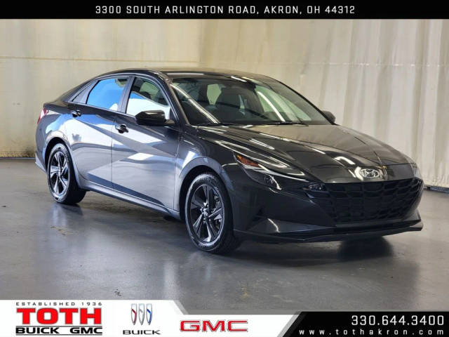 2023 Hyundai Elantra SEL FWD photo