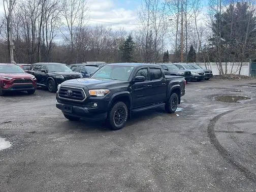 2022 Toyota Tacoma SR5 4WD photo