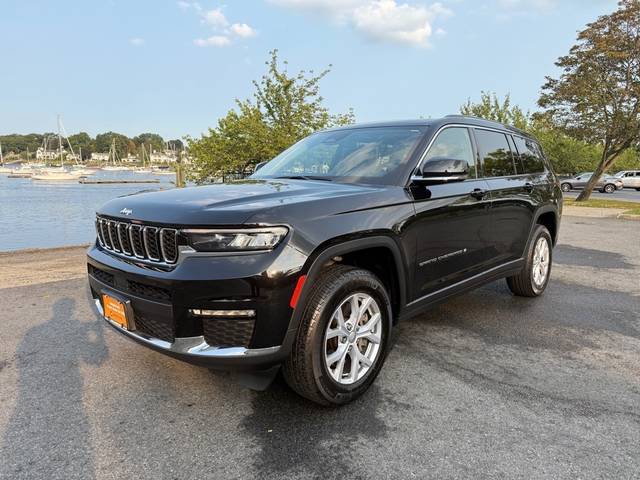 2022 Jeep Grand Cherokee L Limited 4WD photo