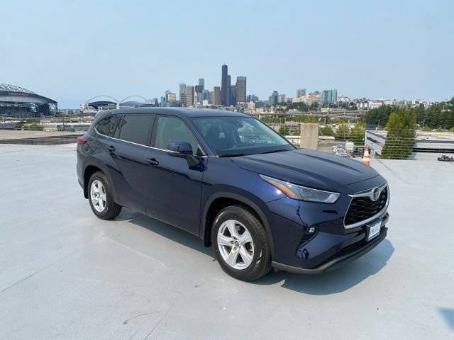 2022 Toyota Highlander LE AWD photo