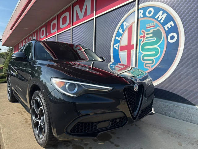 2022 Alfa Romeo Stelvio Veloce AWD photo